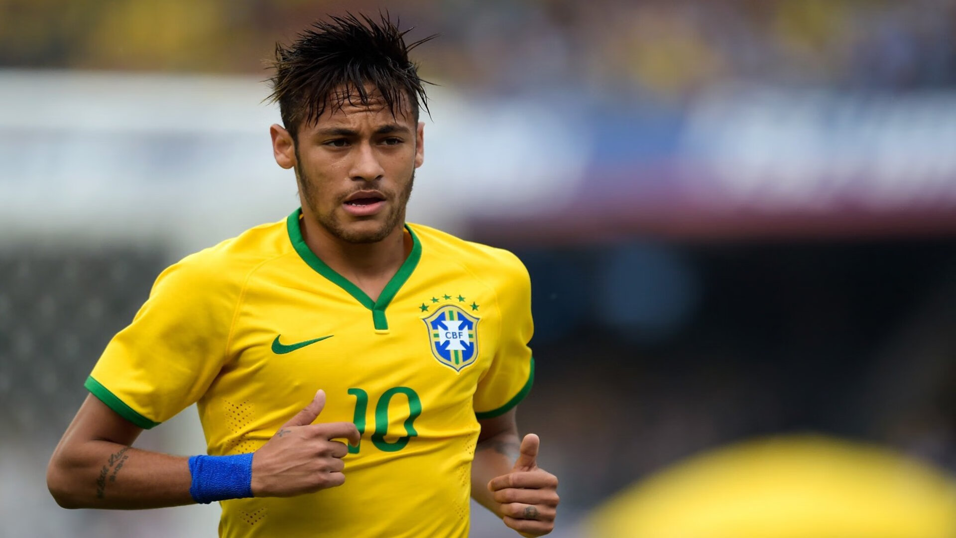 山东泰山球员荣获联赛最佳新人，山东泰山足球队全体球员