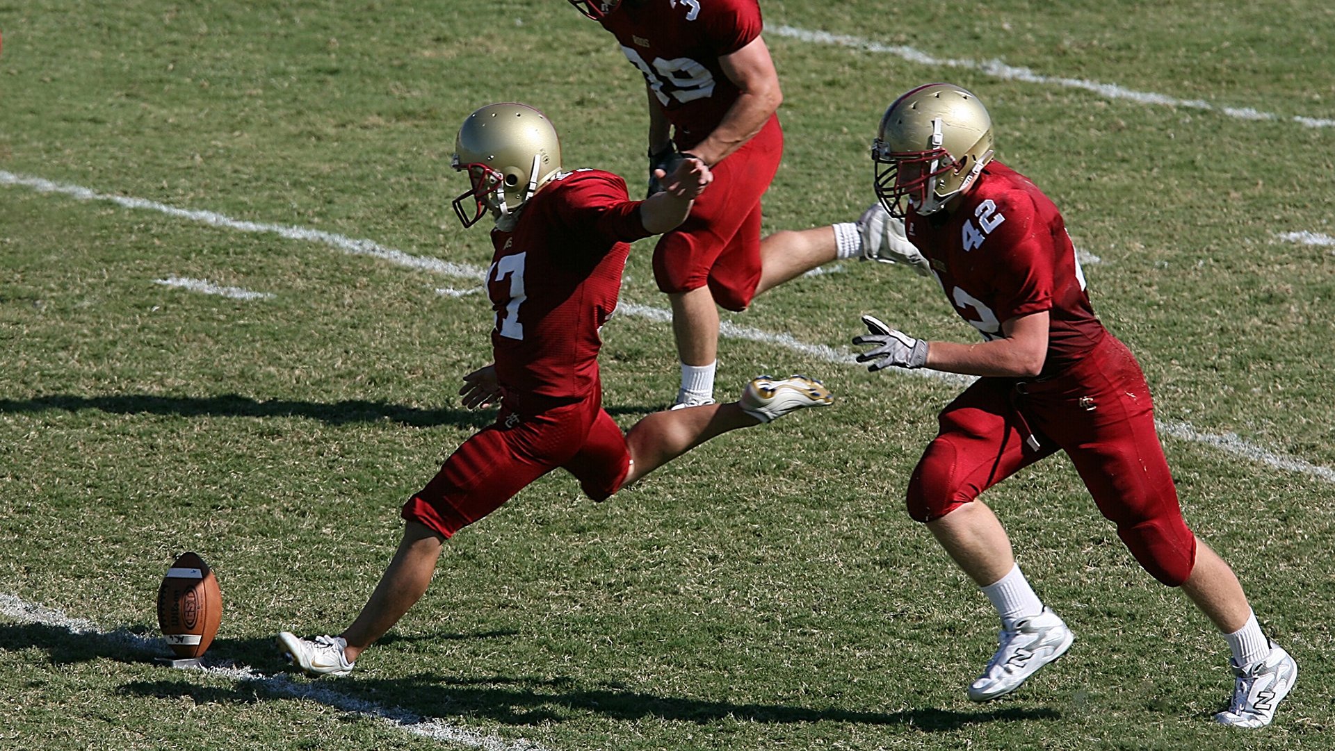 逆境中追梦：球队如何逆袭夺冠之路？，足球逆袭球员